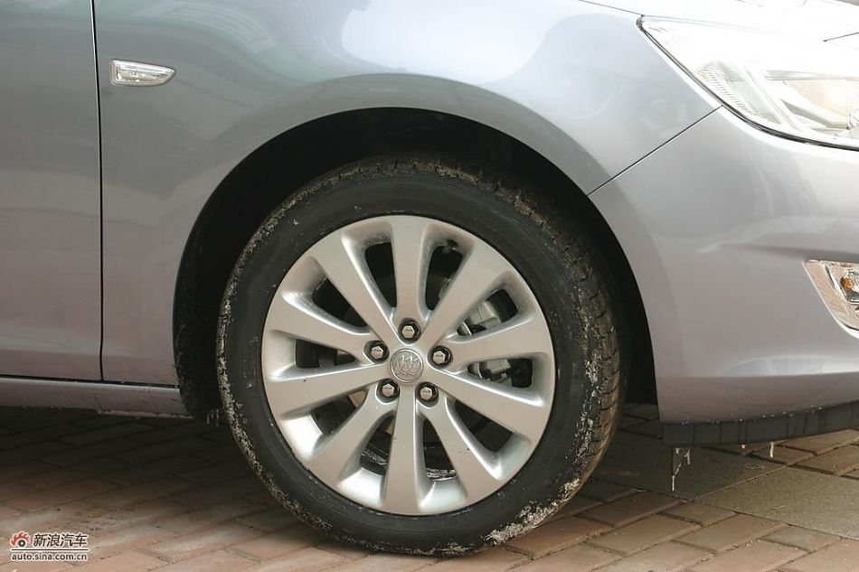 别克英朗展车到点高清实拍