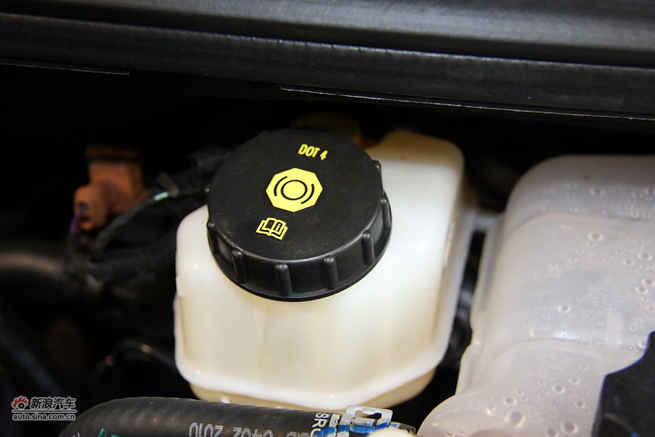 2010款英朗XT1.8L自动时尚版