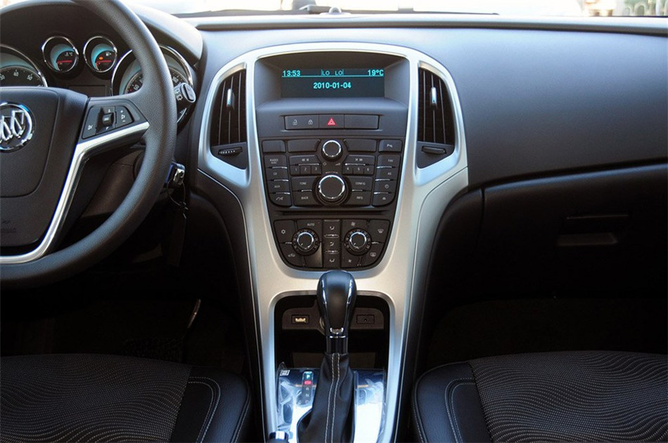 2013款 1.6L AT 时尚版 内饰