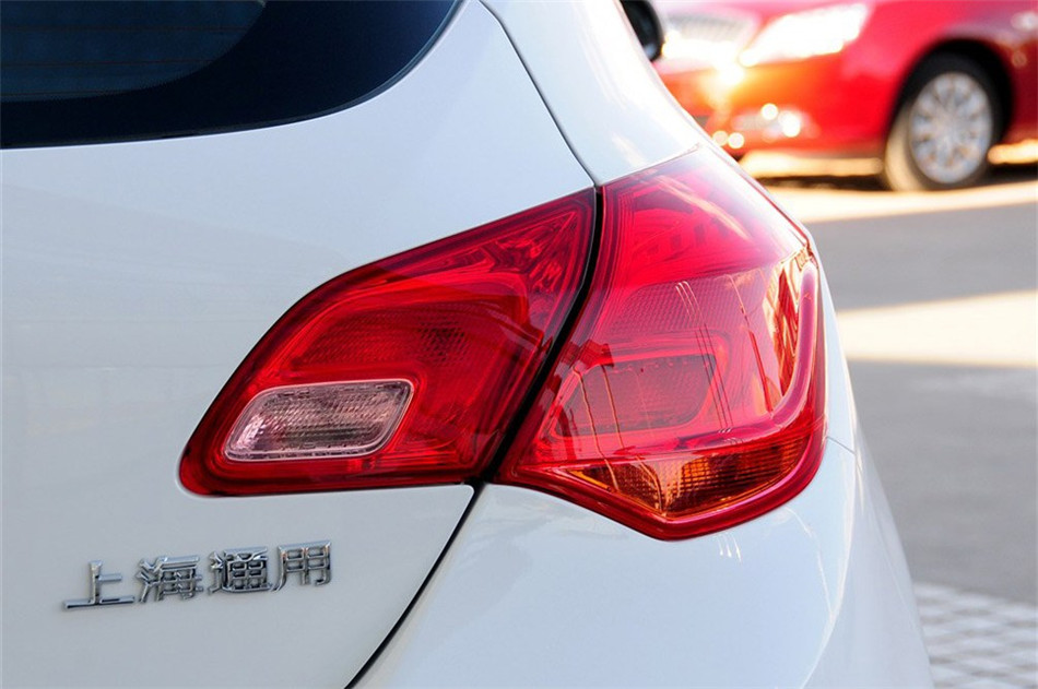 2013款 1.6L AT 时尚版 其他