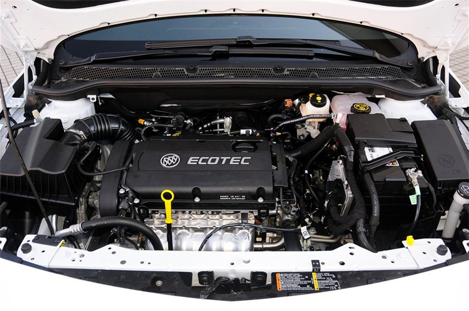 2013款 1.6L AT 时尚版 引擎底盘