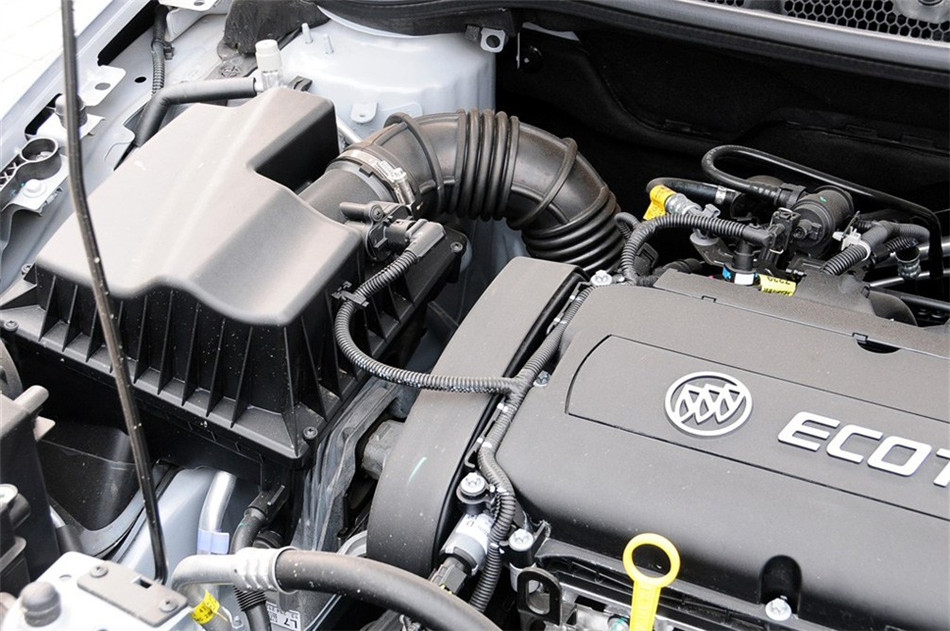 2012款 1.6L MT 进取版 引擎底盘