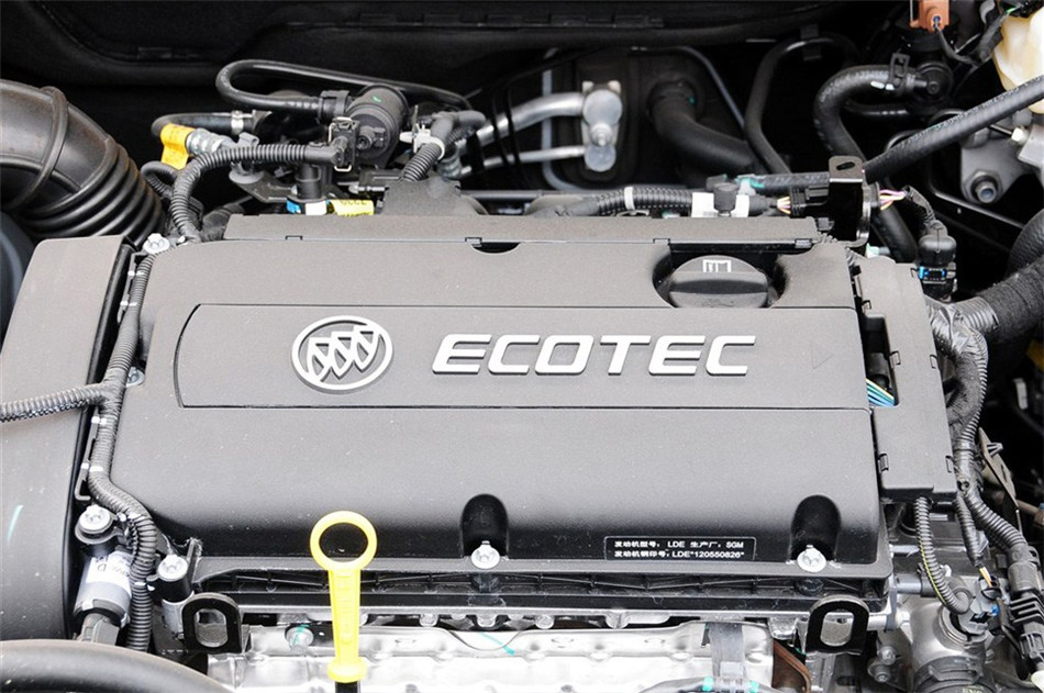 2012款 1.6L MT 进取版 引擎底盘