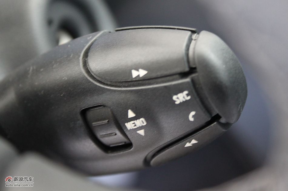 东风标致408内饰