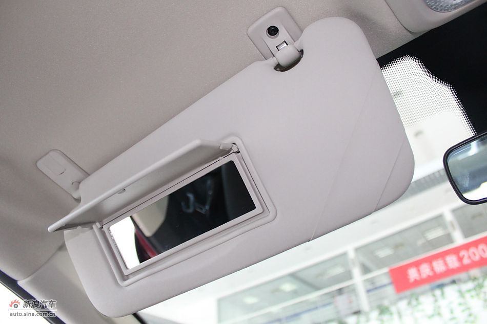 东风标致408内饰