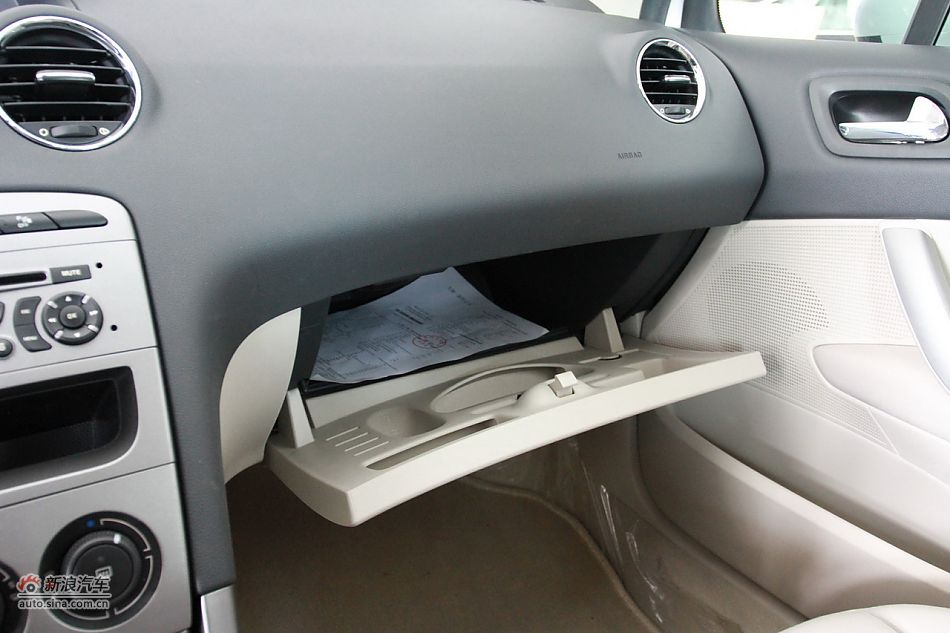 2011款标致408 2.0L手动舒适版