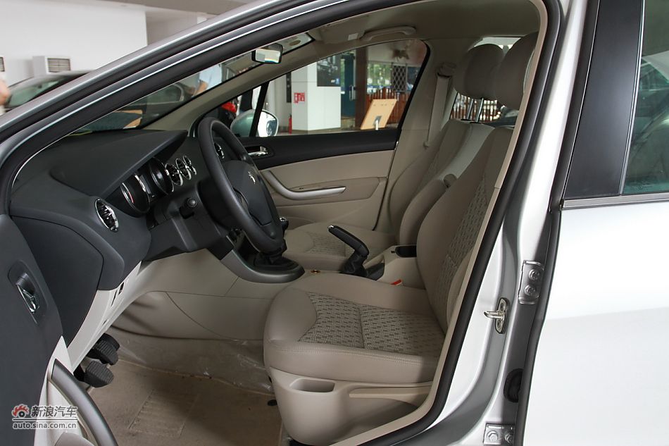 2011款标致408 2.0L手动舒适版