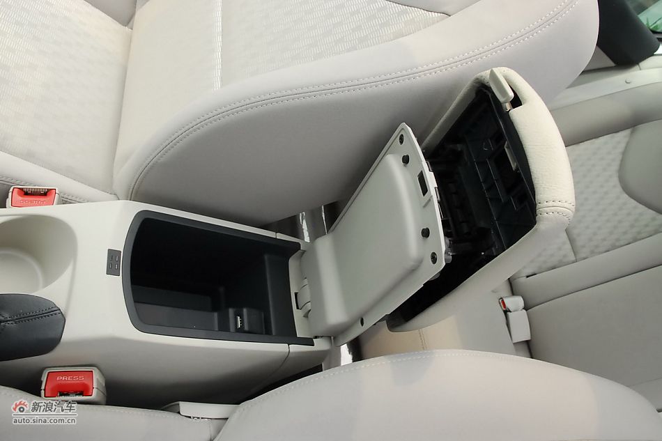 2011款东风标致408