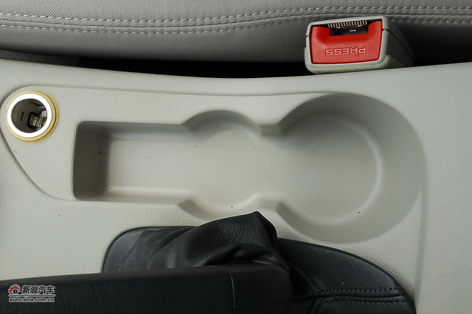 2011款东风标致408