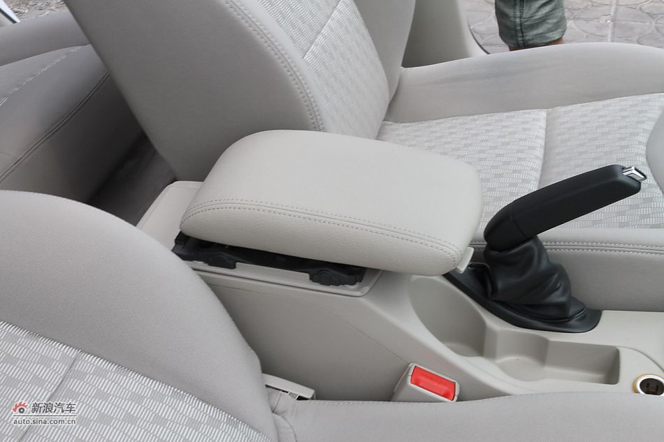 2011款东风标致408