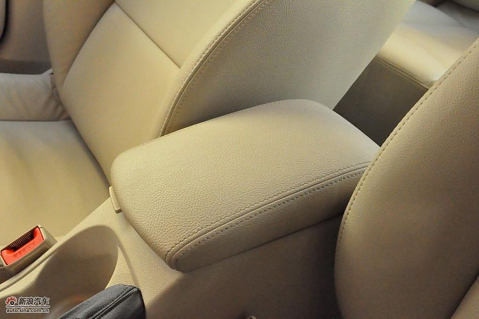 东风标致408试车实拍图