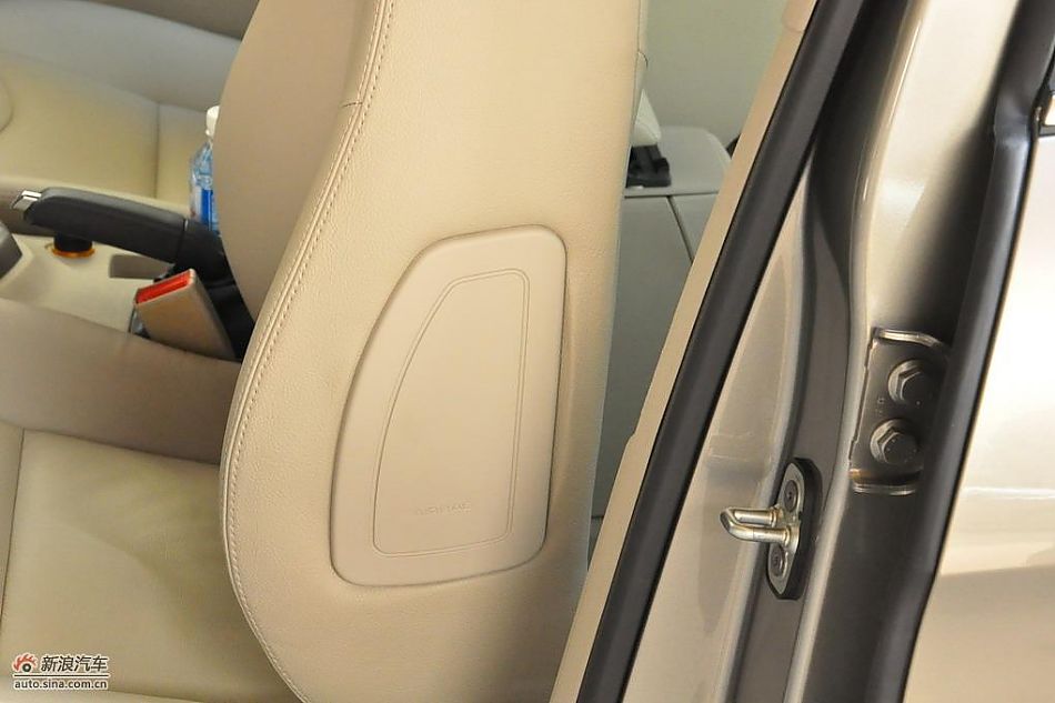 东风标致408试车实拍图