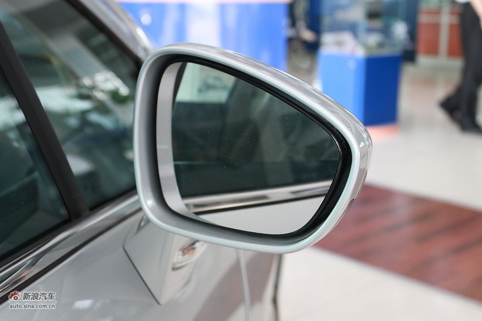 2011款标致408 2.0L手动舒适版