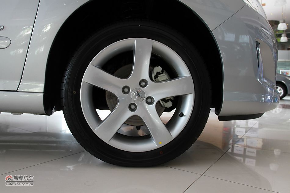 2011款标致408 2.0L手动舒适版