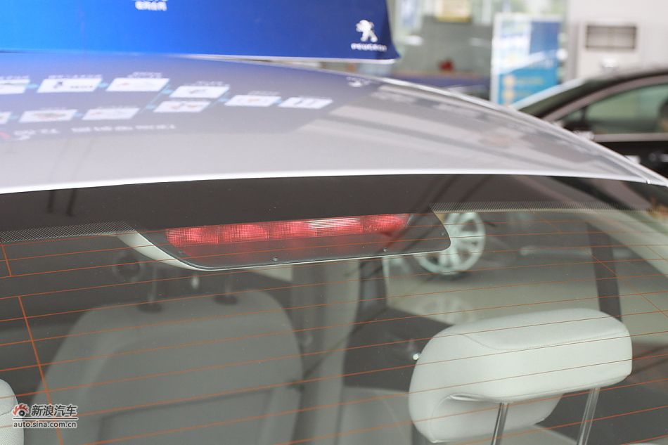 2011款标致408 2.0L手动舒适版