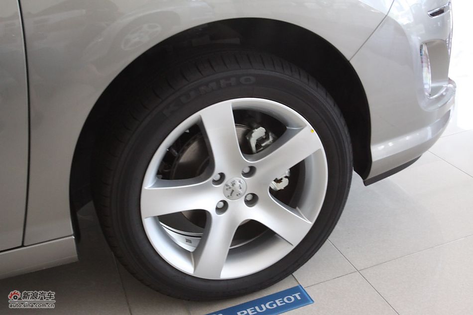 东风标致408外观细节