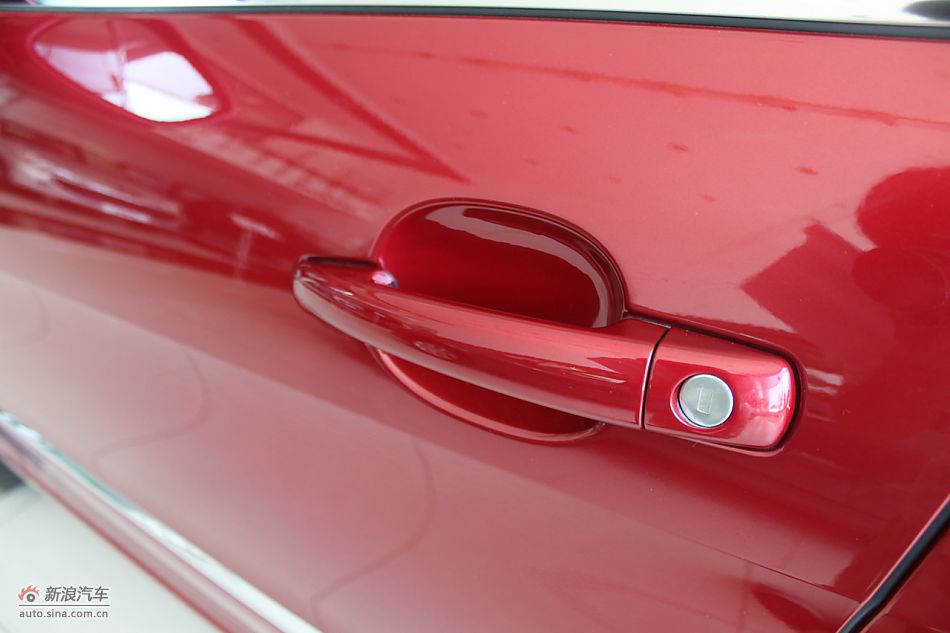 东风标致408外观细节