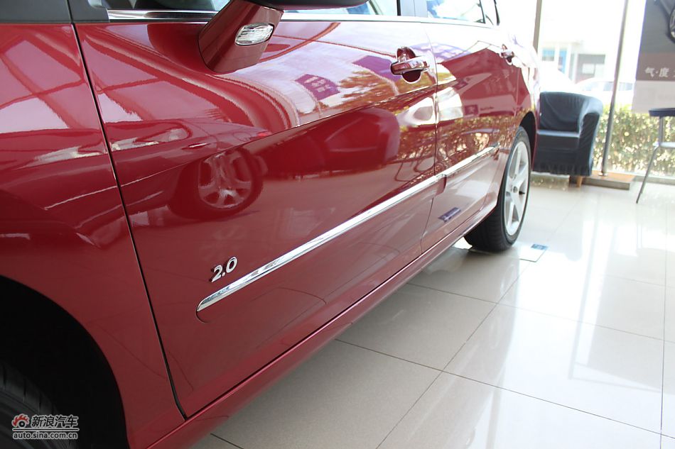 东风标致408外观细节