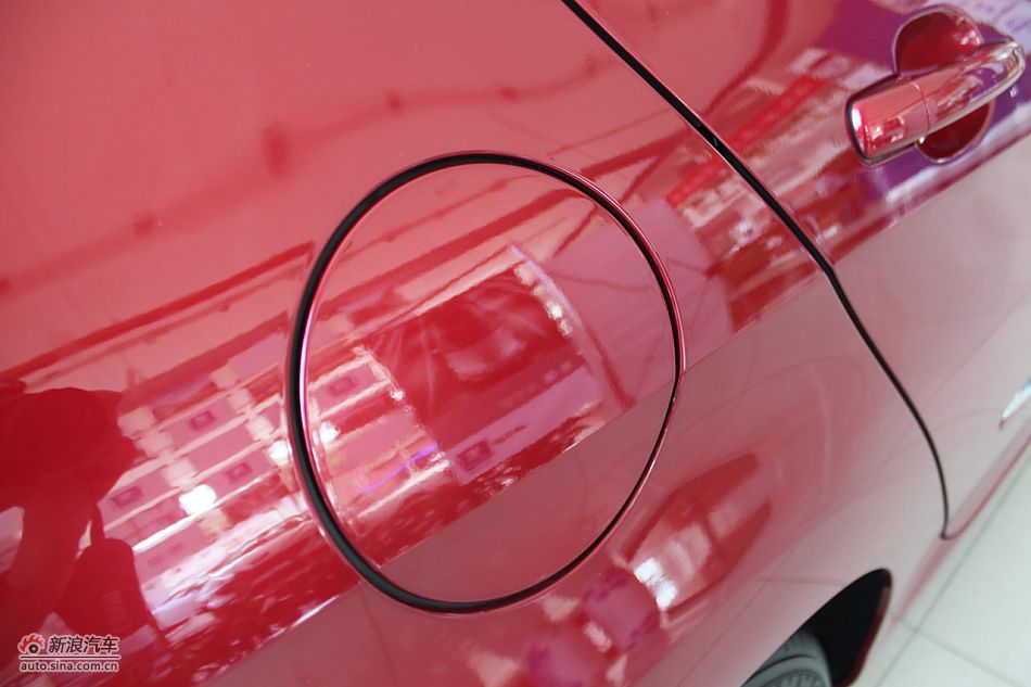 东风标致408外观细节