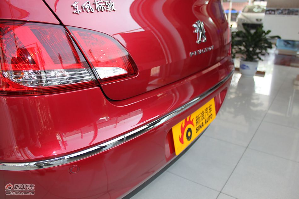东风标致408外观细节