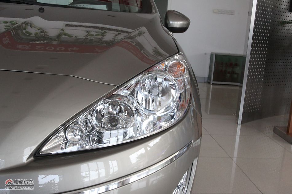 东风标致408外观细节