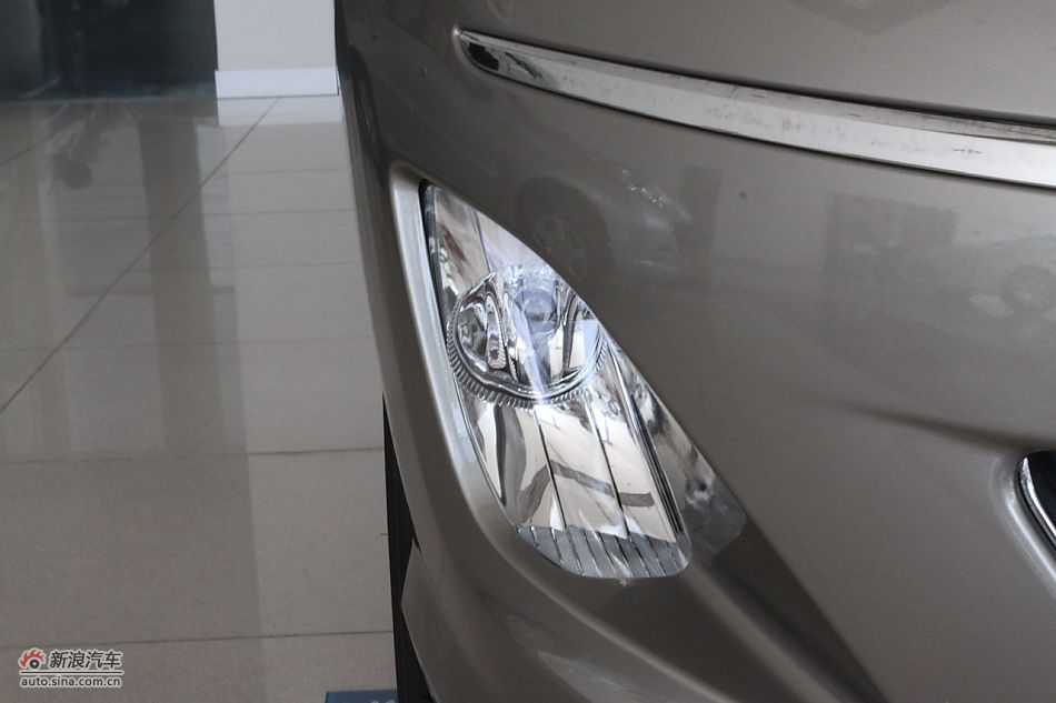 东风标致408外观细节