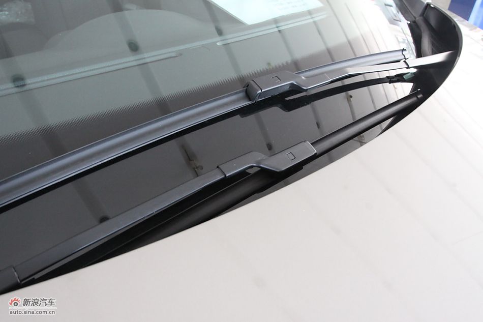 东风标致408外观细节