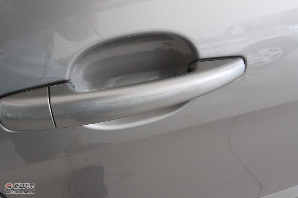 东风标致408外观细节