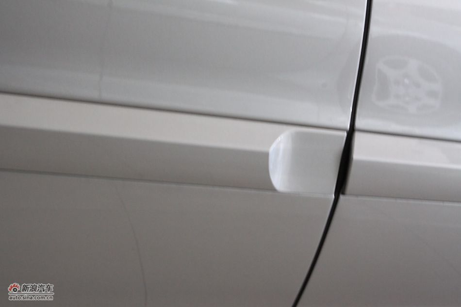 东风标致408外观细节