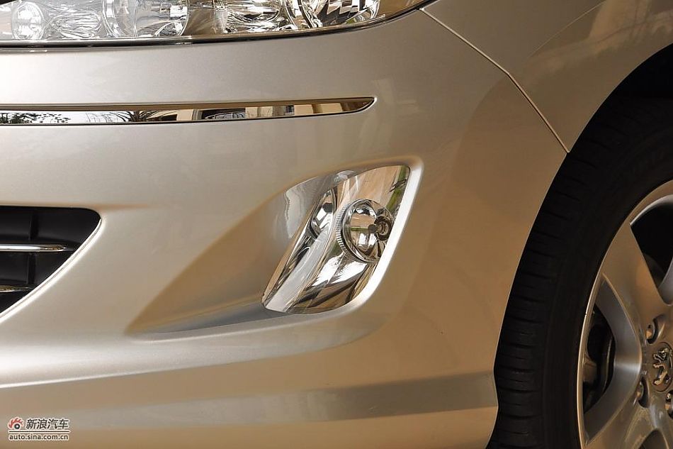 东风标致408试车实拍图 外观