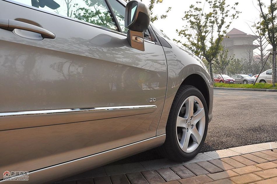 东风标致408试车实拍图 外观