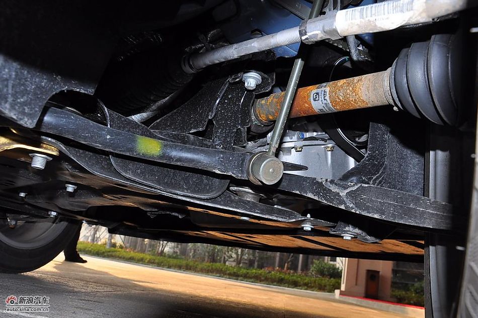 东风标致408试车实拍图 车辆机械部分