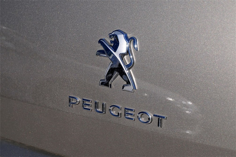 2013款东风标致408 2.0L手动舒适版