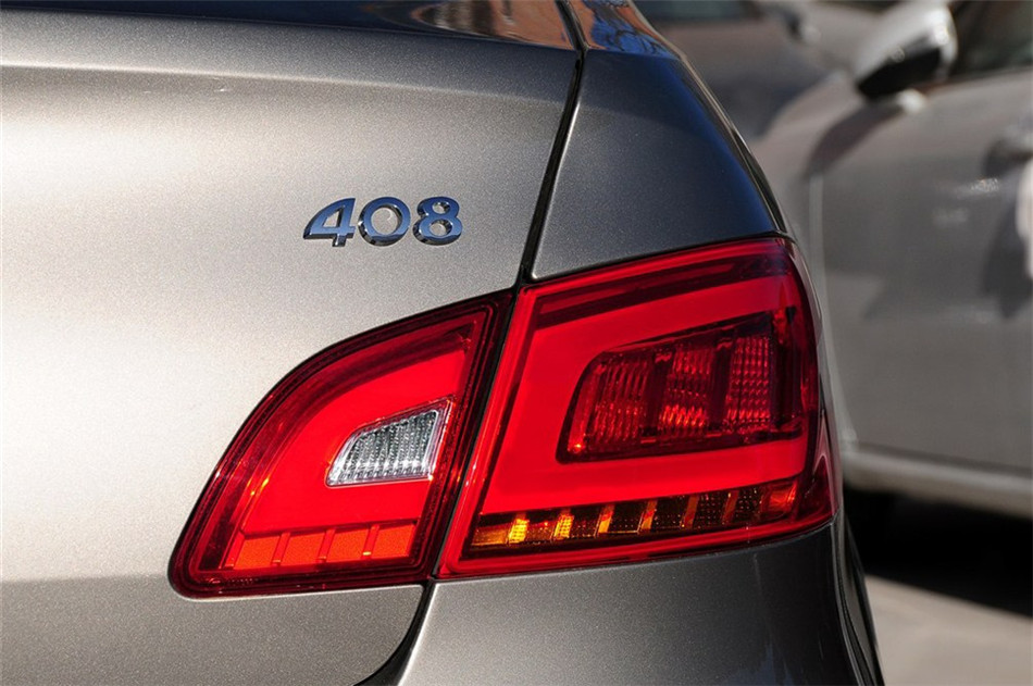 2013款东风标致408 2.0L手动舒适版