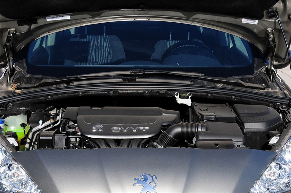 2013款东风标致408 2.0L手动舒适版