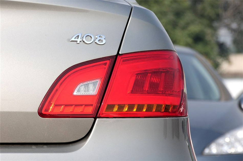 2013款东风标致408 2.0L自动豪华版
