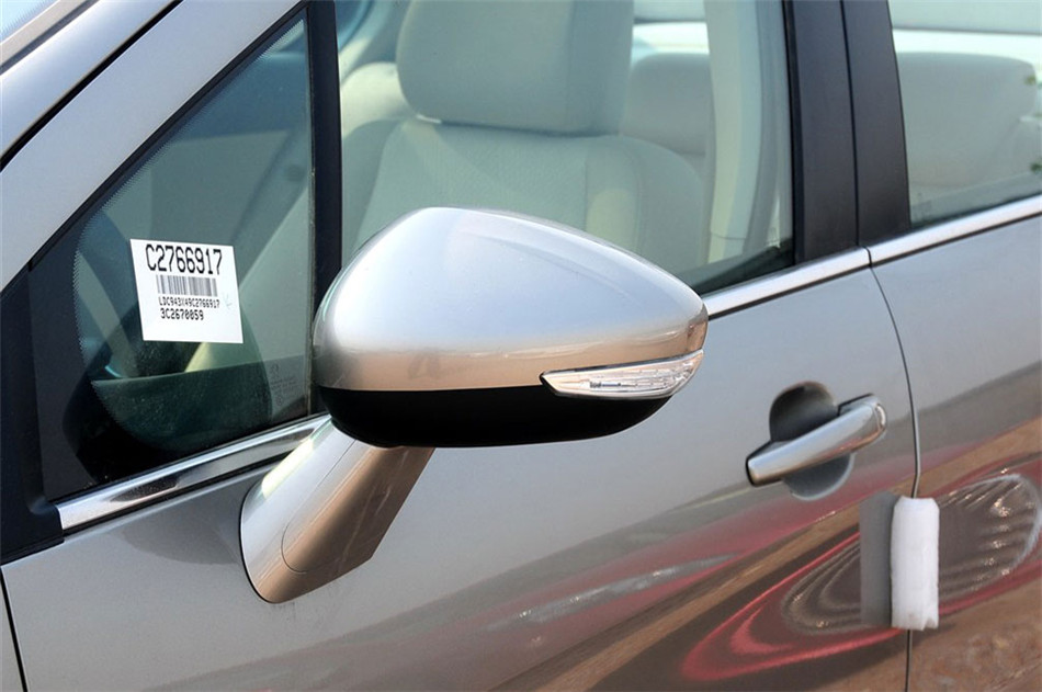 2013款东风标致408 2.0L自动豪华版