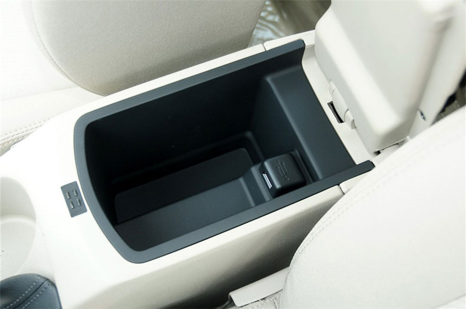 2013款东风标致408 2.0L自动豪华版