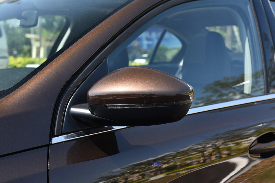 2019款 230THP 自动豪华版 细节