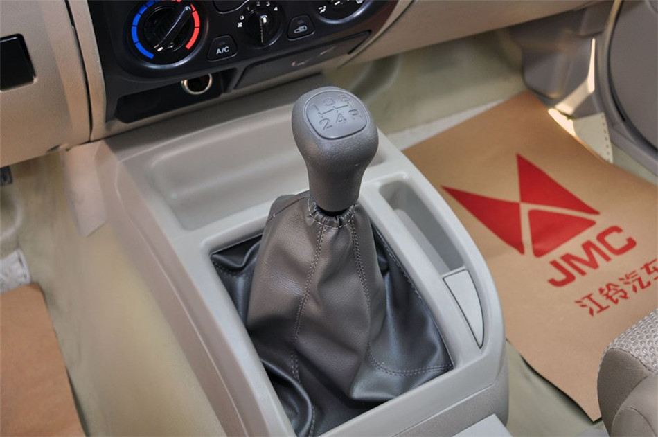 07款 2.8T 两驱 MT 柴油经济型 内饰