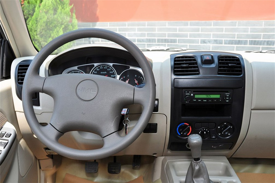 07款 2.8T 两驱 MT 柴油经济型 内饰