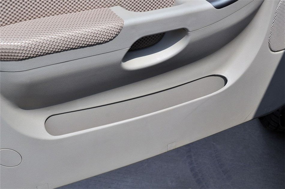 07款 2.8T 两驱 MT 柴油经济型 座椅空间