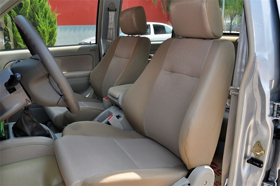 07款 2.8T 两驱 MT 柴油经济型 座椅空间