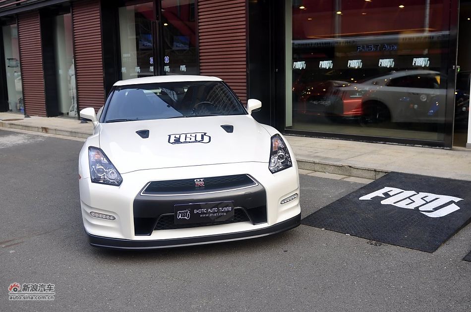 2012款日产GT-R