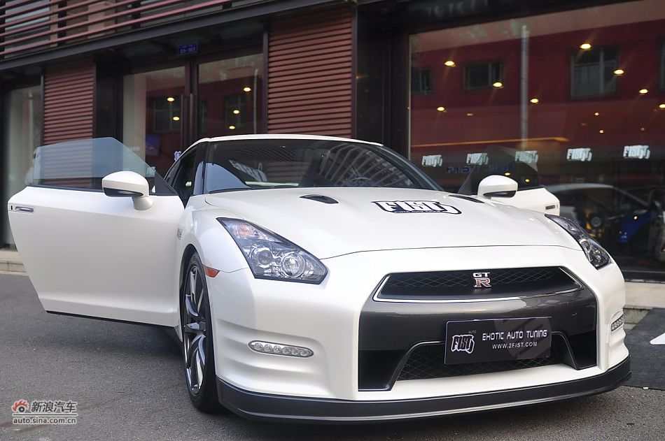 2012款日产GT-R