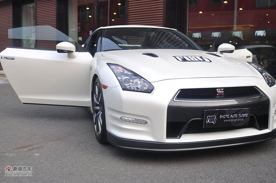 2012款日产GT-R