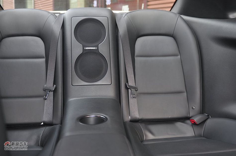 2012款日产GT-R座椅及后备箱