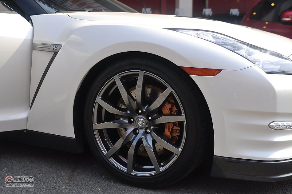 2012款日产GT-R外观细节