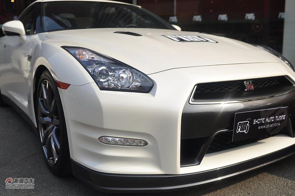 2012款日产GT-R外观细节