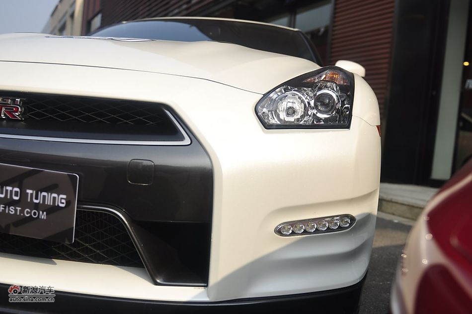 2012款日产GT-R外观细节